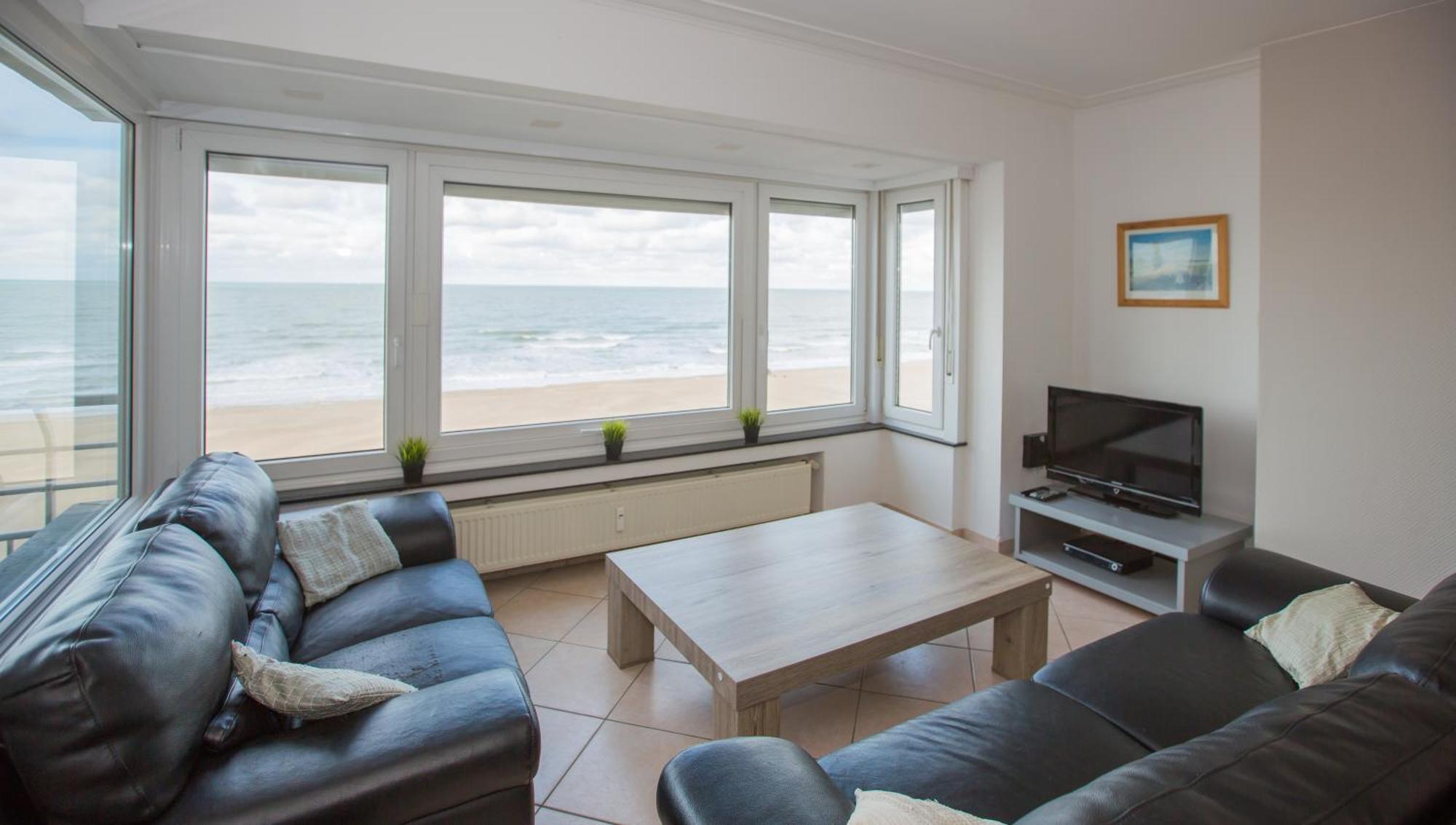 Bright Apartment With Sea View Остенде Экстерьер фото