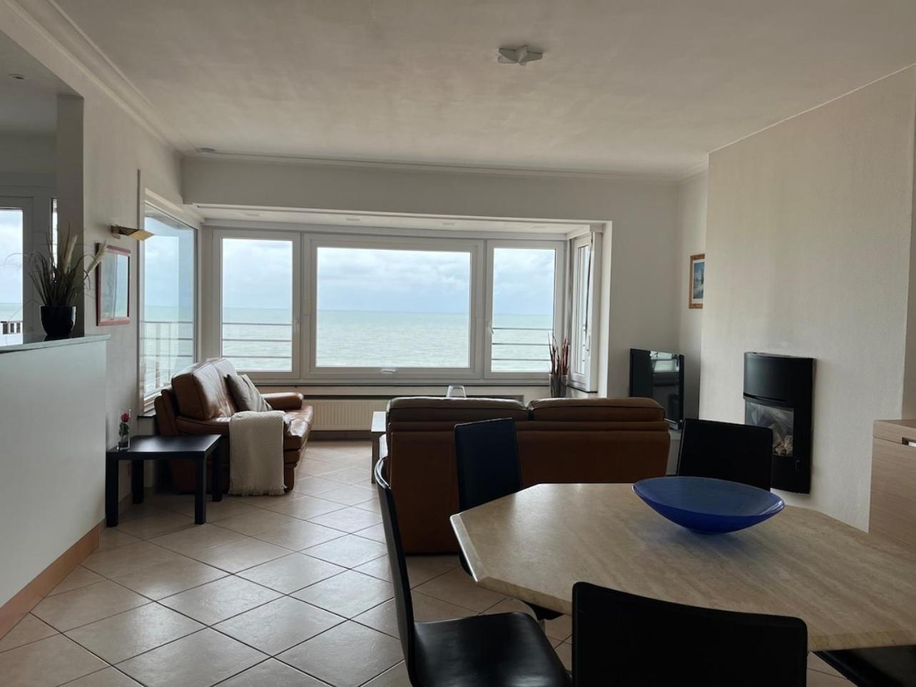 Bright Apartment With Sea View Остенде Экстерьер фото